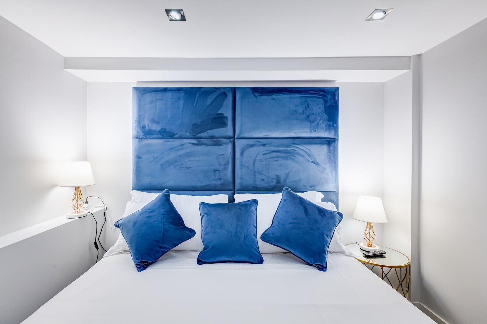 Apartamento, varanda | Quartos à prova de som, ferros/tábuas de passar roupa, Wi-Fi de cortesia