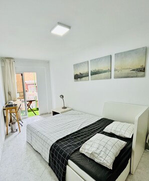 1 bedroom, WiFi, bed sheets - Modern apartment near the center (Madrid)