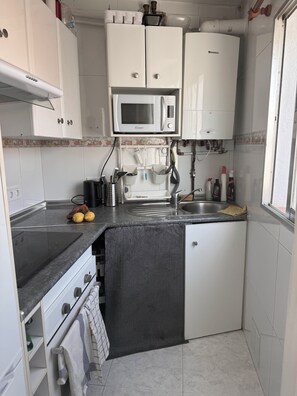 Private kitchen - Modern apartment near the center (Madrid)