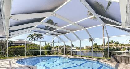 Sunset Reach ...Waterfront Family Pool Home - Gulf Access - Sunset Views -