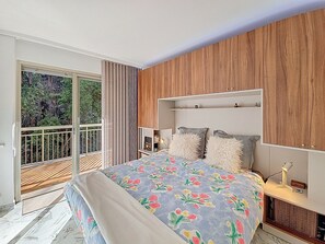 2 habitaciones, tabla de planchar con plancha y wifi 