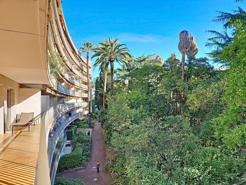 AGENCE HENRI CAMILLE-Wios-  2 chambres grande terrasse vue mer