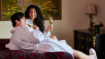 Frette Italian sheets, premium bedding, pillowtop beds, in-room safe