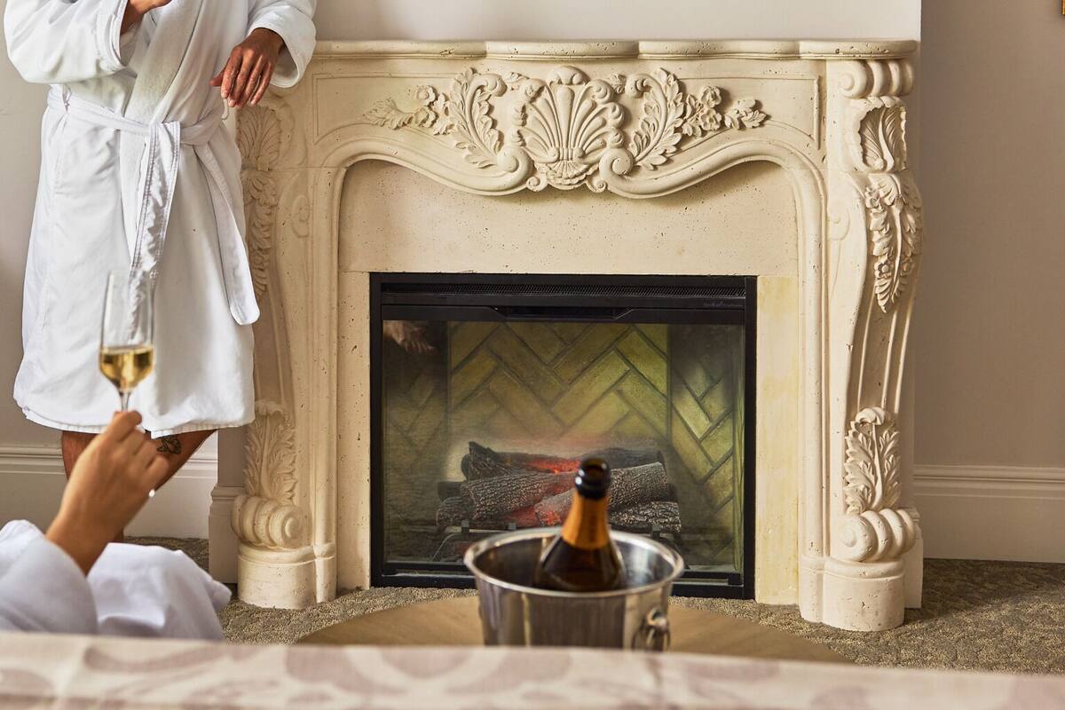 Frette Italian sheets, premium bedding, pillow-top beds, in-room safe