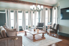 Nicht klassifiziertes Bild, 2 von 111, Schaltfläche