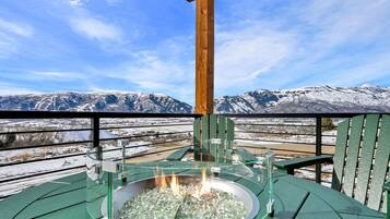 Bañera de hidromasaje al aire libre