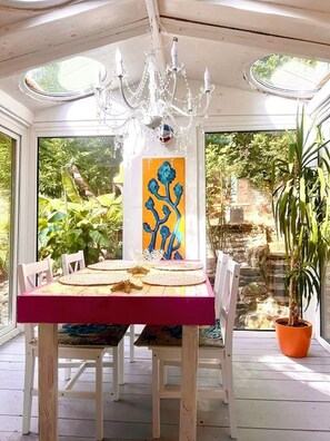 Dining - House IBZA-Paradise in nature, garden, bar, fireplace, fantastic terrace (Bad Dürkheim)