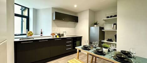 Fridge, microwave, oven, stovetop