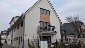 Exterior - Berth 1 - Modern studio apartment just 5 minutes from the beach (Timmendorfer Strand)