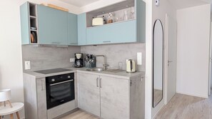 Private kitchen - Berth 1 - Modern studio apartment just 5 minutes from the beach (Timmendorfer Strand)