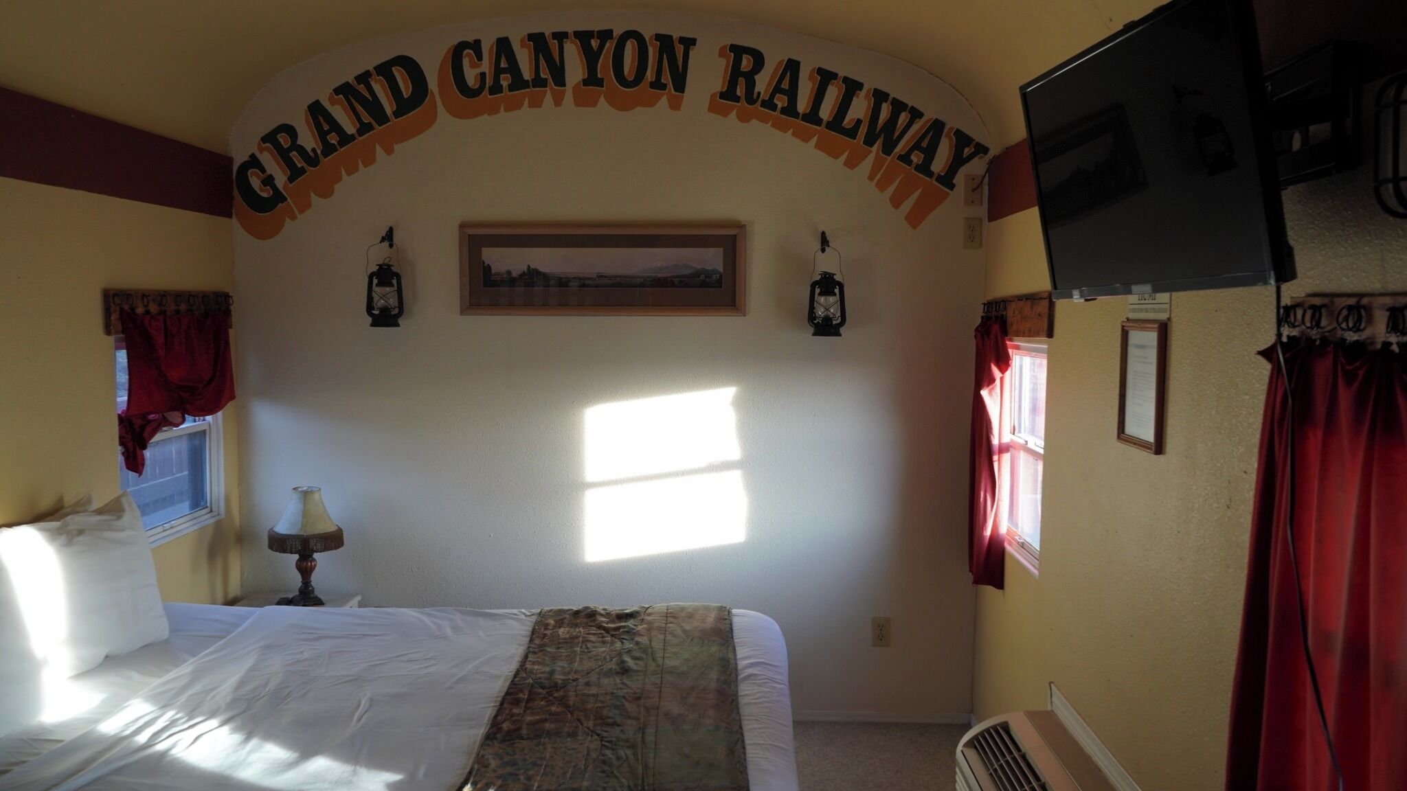 Habitación individual Deluxe, vistas a la montaña | Tabla de planchar con plancha y wifi gratis