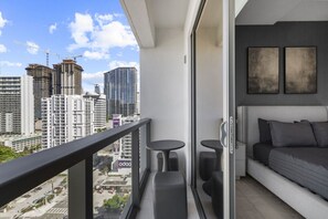 Property grounds - Modern one-bedroom apartment with balcony in Brickell (Miami)