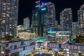 Exterior - Modern Studio with Balcony in Brickell (Miami)