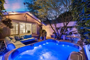 Terrace/patio - Baristo Villa; Unit B (Palm Springs)