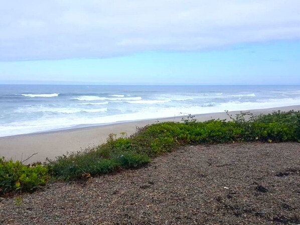 Unclassified image, 1 of 27, button