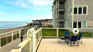 Unclassified image, 3 of 27, button