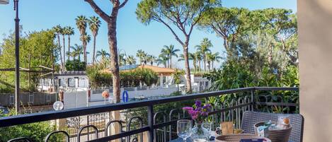 Design Apartment, Balcony, City View | Balcony