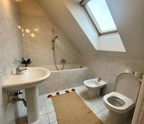 Hair dryer - Two-Bedroom Urban Escape (Prague 2)