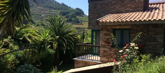 Country House 'Quinta Pé Franco' with Mountain View, Wi-Fi and Air Conditioning