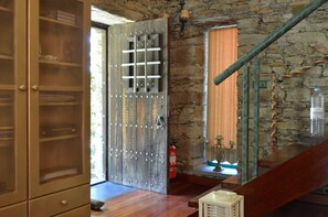 Interior - Country House 'Quinta Pé Franco' with Mountain View, Wi-Fi and Air Conditioning (Fontes Sever Santa Marta de Penaguião)