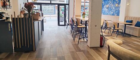 Coin salon dans le hall