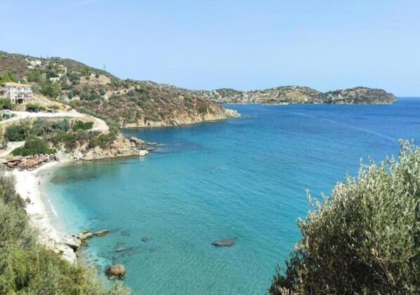 Plage, chaises longues
