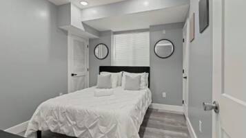 2 quartos, ferros/tábuas de passar roupa, Wi-Fi, roupa de cama