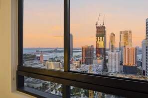 Interior - Upscale Downtown Condo  Pool, Gym & Skyline Views (Miami)