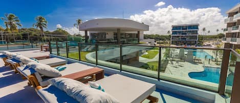 Perushuoneisto | Uima-allas