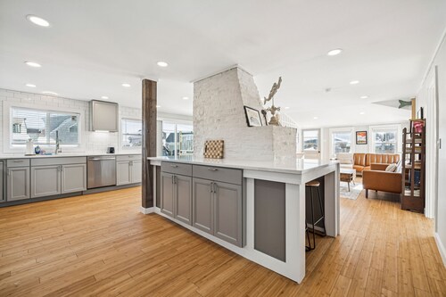 Riverside Getaway | Newly Renovated | Washer/Dryer