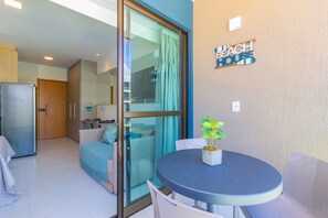 Basic Apartment | Dining - Makia Beach #d113 - em Muro Alto por Carpediem (Ipojuca)