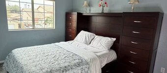 5BR Home w/ Private Theater Room , Perfect for Groups