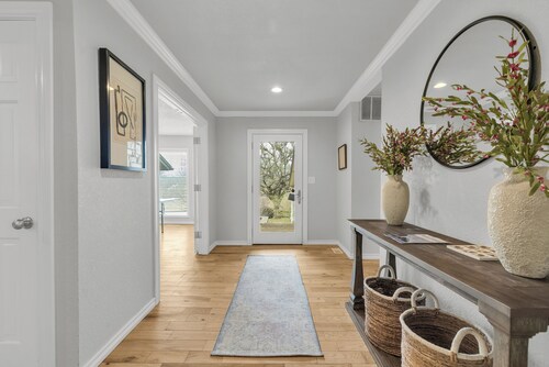 Spacious Hilltop Retreat in Upscale Cul-de-Sac Neighborhood