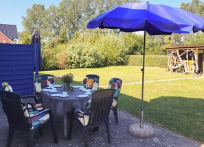 Outdoor dining - Uns Hus Fewo Küstenperle (Nienhagen)