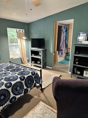 Unclassified image, 4 of 17, button - 3 Rivers Crystal Cabin 3 Bedrooms 2 Bathrooms ~ Nature Lovers Only (Fort White)