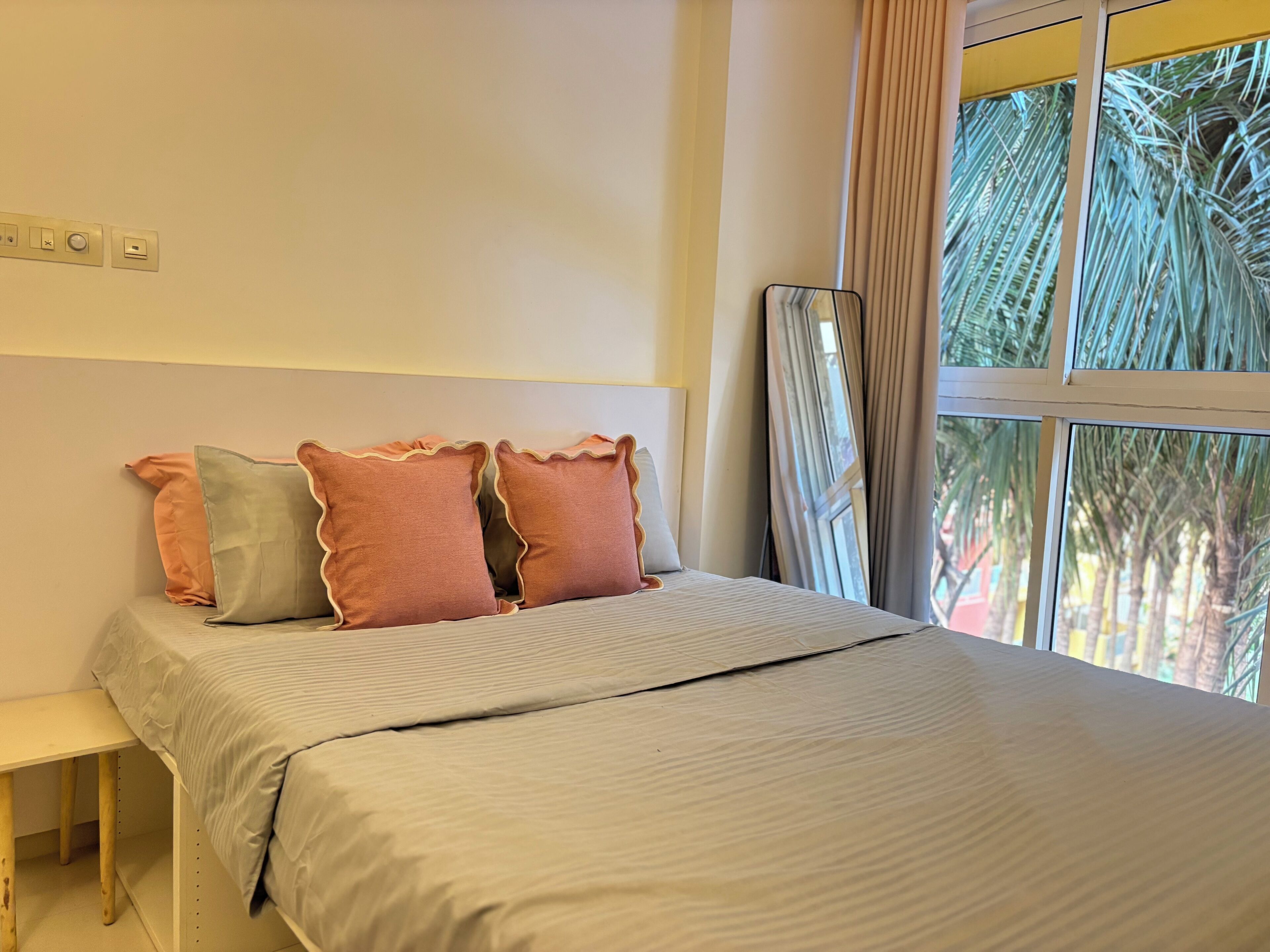 2 chambres, fer et planche à repasser, Wi-Fi, draps fournis