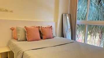 2 chambres, fer et planche à repasser, Wi-Fi, draps fournis