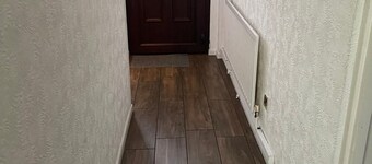 A spacious 4 bed room family friendly in a quite residential areafully equipped