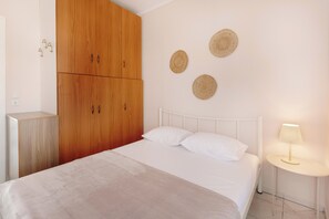 1 bedroom, free WiFi, bed sheets