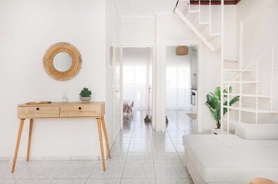 Perla Mare - Cozy house in the Heart of Nea Peramos — 3 Min Walk to the Beach!