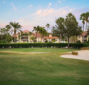 Golf - The Rose House: A Chic Retreat! 3 BDR, AC, WiFi - Just 12 mins from the beach! (Port St. Lucie)