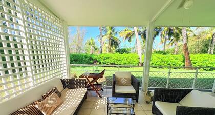 Seaside villa in the middle of a coconut grove Saint Leu