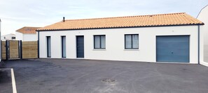 Exterior - Maison Agapanthes – 200m from the Beach, Garden (La Tranche-sur-Mer)