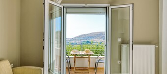 ニコラ アパートメンツ