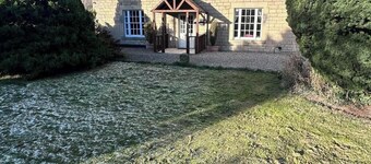 Beautiful 18th century 10 person Cottage in the heart of NE England w/hotub