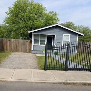 Exterior - Gated 2BR Near Downtown – Game Room and Rollaway Twin – Sleeps 5 (San Antonio)