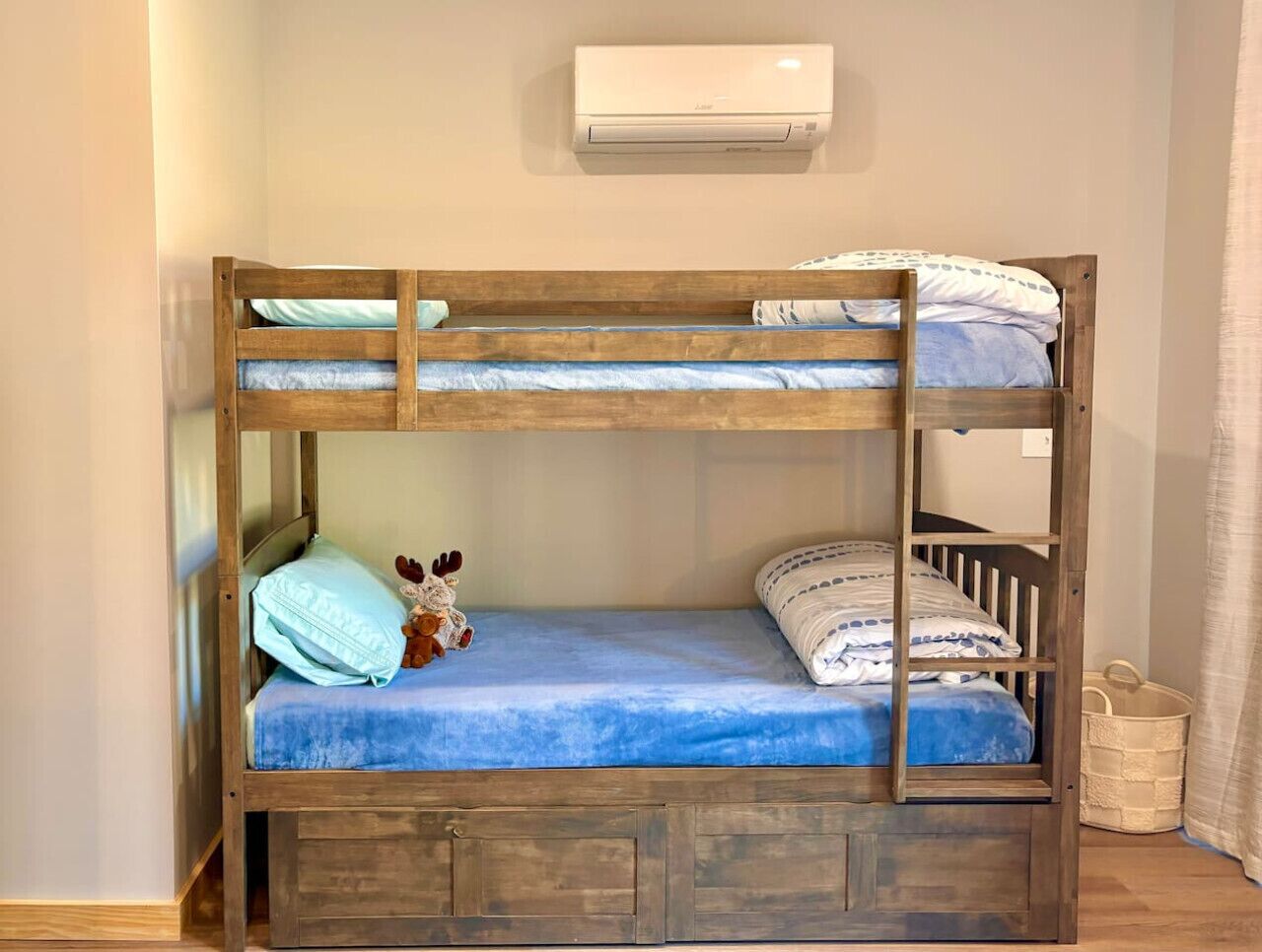 Internet, bed sheets