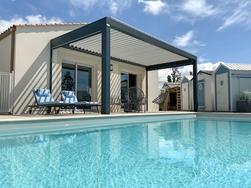 Holiday Home “La Villa Des Conches - 701” with Private Terrace, Garden & Wi-Fi