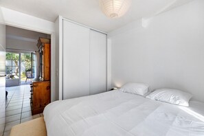 1 bedroom, iron/ironing board - La Maisonnette du Soleil (La Tranche-sur-Mer)