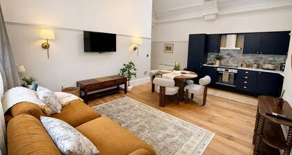 Stylish Luxury Apartment w/ Sofa Bed | The Old Library